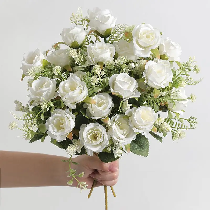 Buquê de Rosas de Seda