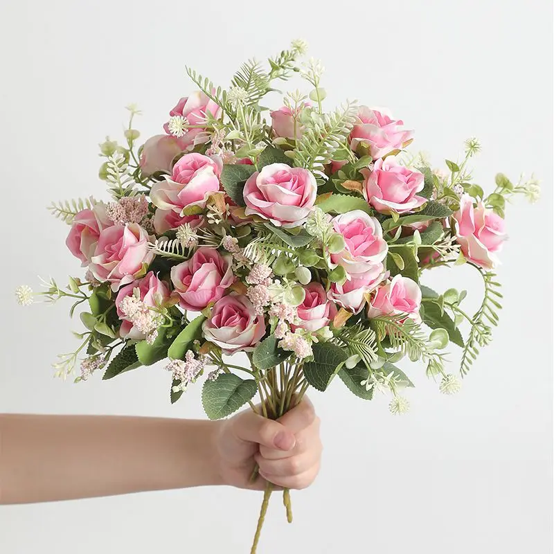 Buquê de Rosas de Seda