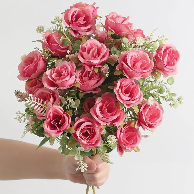 Buquê de Rosas de Seda